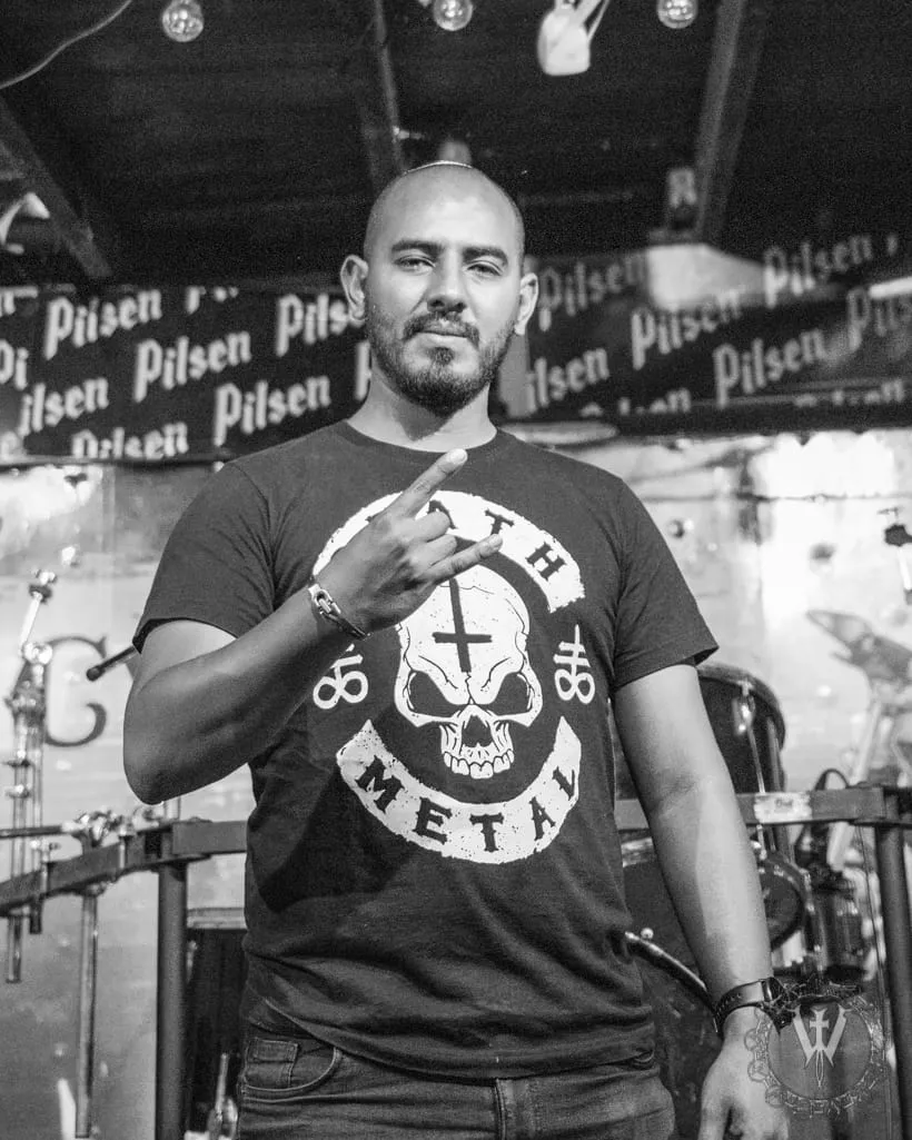 Adrián Obando - Sangre y Metal